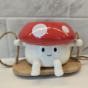 Swing Mushroom Flower Pots Mini Hanging Resin Flower Head Planters Desktop